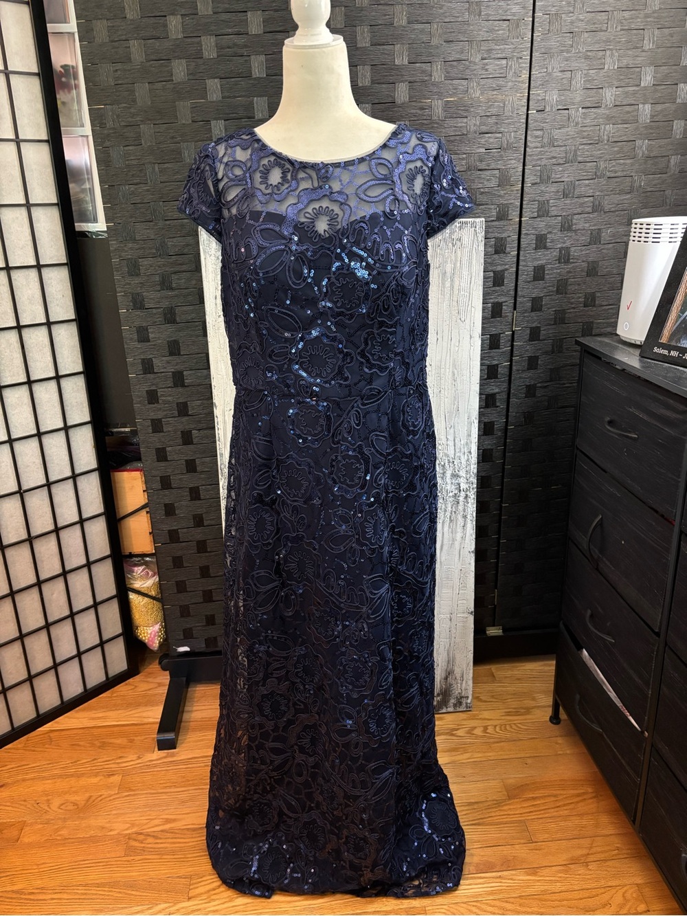 Oleg Cassini Short Sleeve Embroidered Sheath Dress